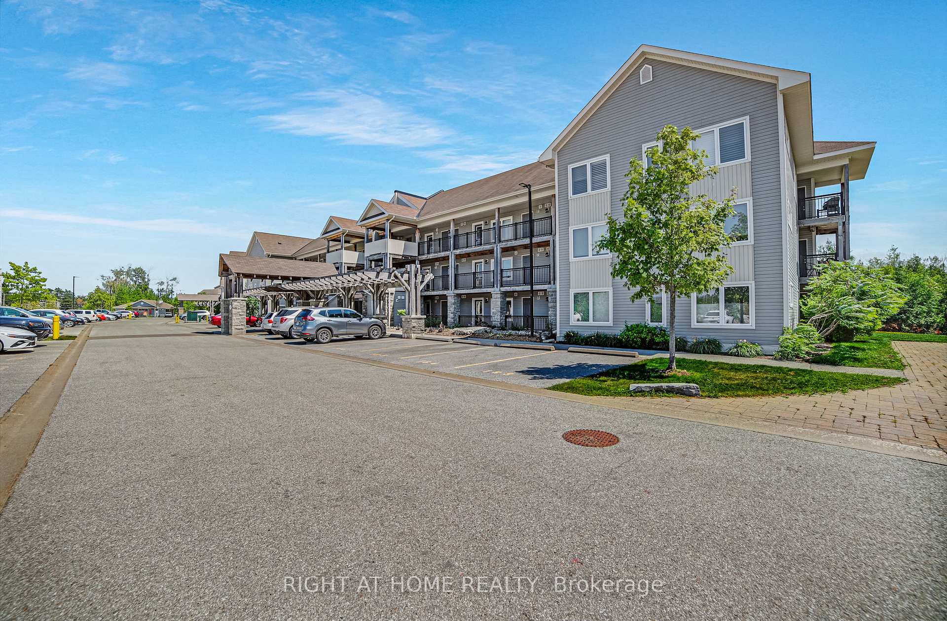 Photo 2 of Unit 307, 8 Brandy Lane Drive, Collingwood — HOMEH