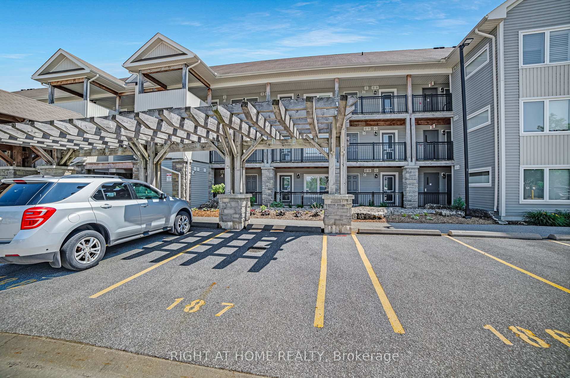 Photo 3 of Unit 307, 8 Brandy Lane Drive, Collingwood — HOMEH