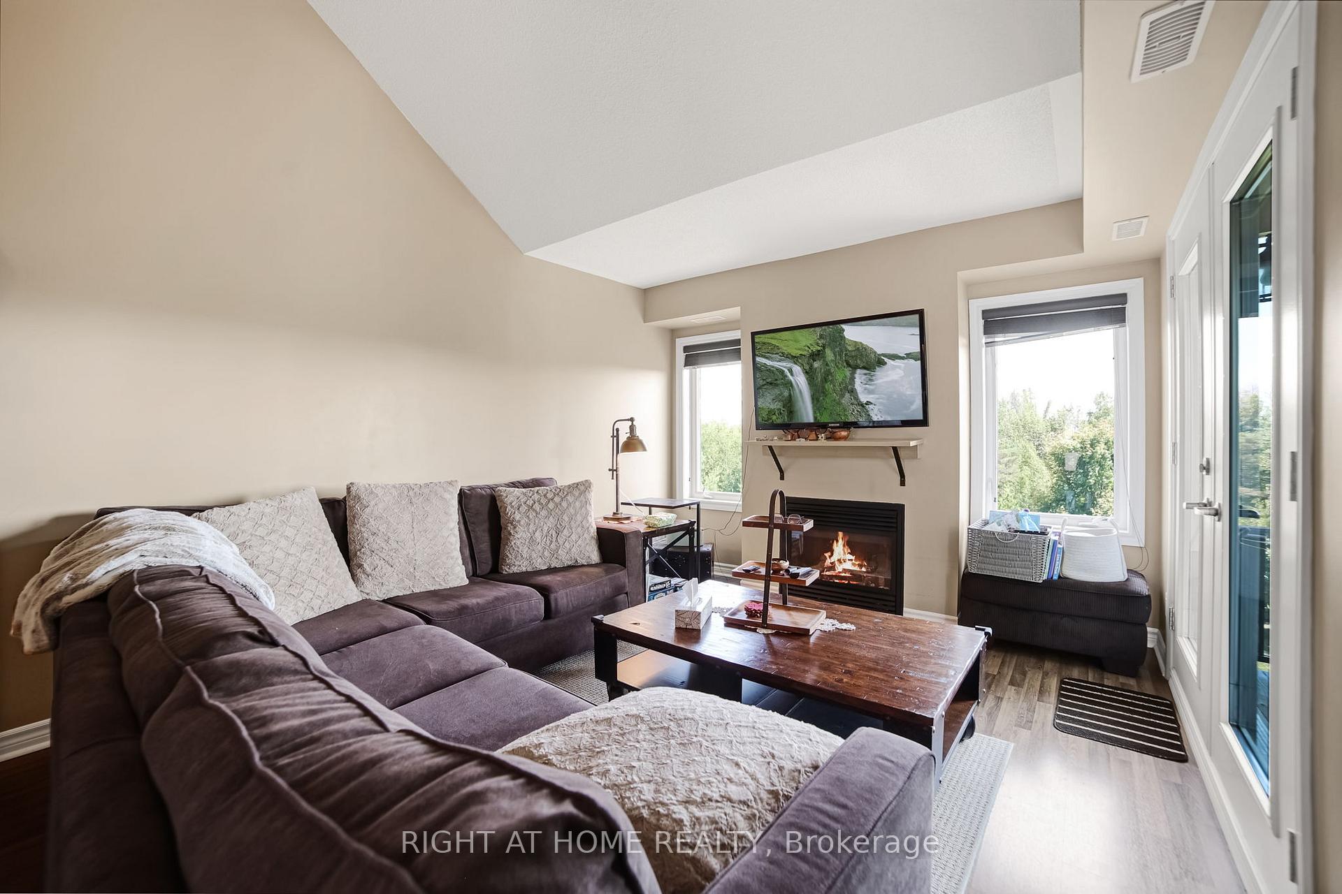 Photo 6 of Unit 307, 8 Brandy Lane Drive, Collingwood — HOMEH