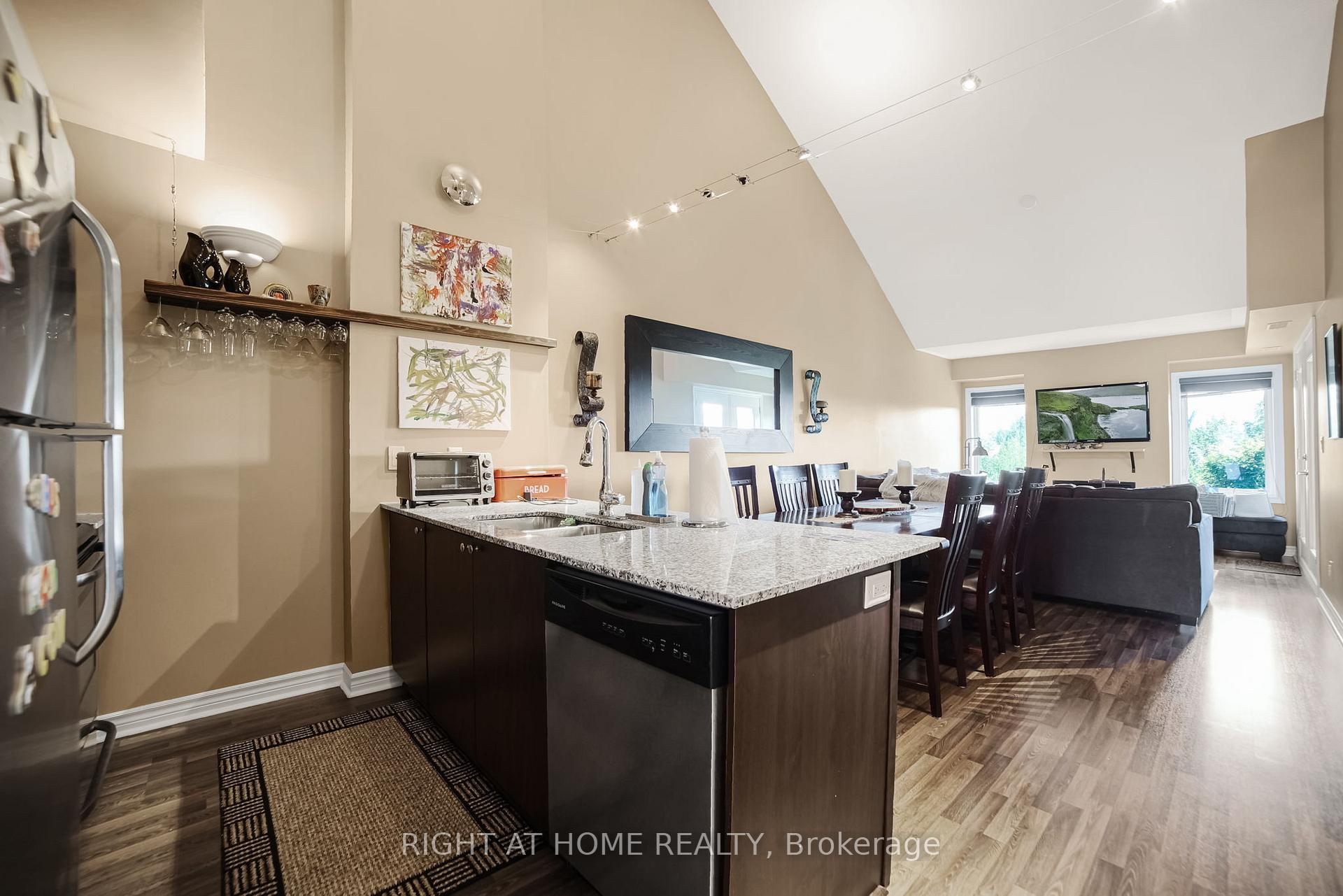 Photo 10 of Unit 307, 8 Brandy Lane Drive, Collingwood — HOMEH