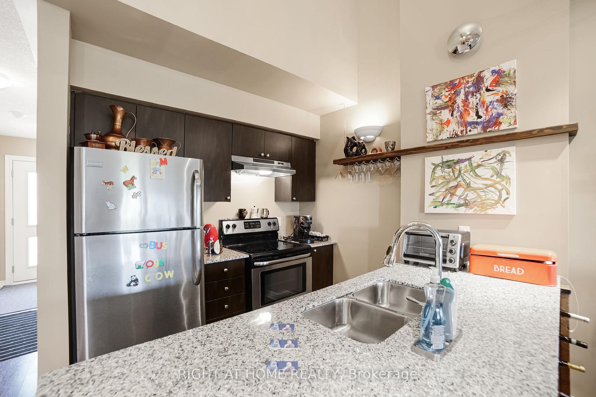 Photo 11 of Unit 307, 8 Brandy Lane Drive, Collingwood — HOMEH