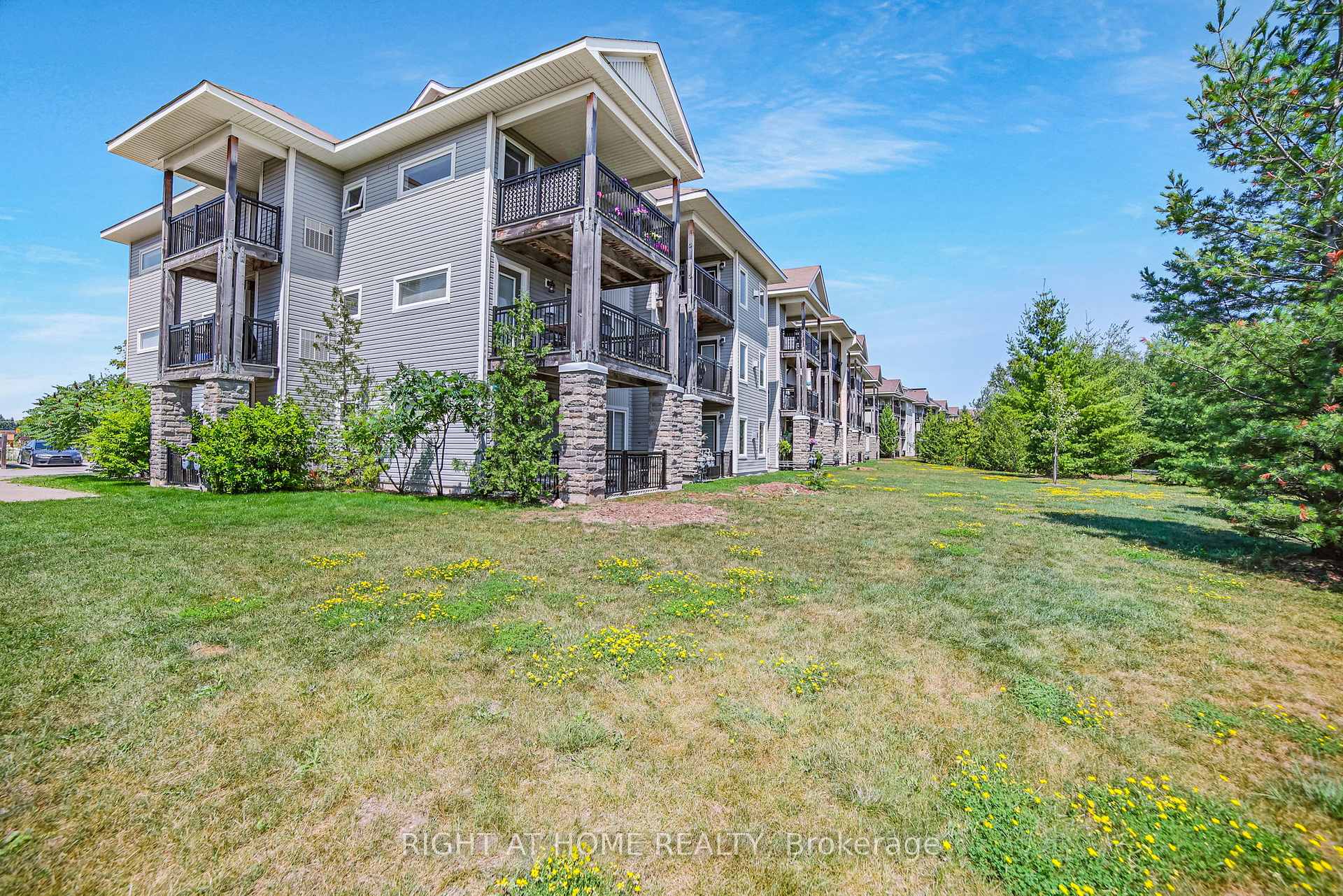 Photo 26 of Unit 307, 8 Brandy Lane Drive, Collingwood — HOMEH