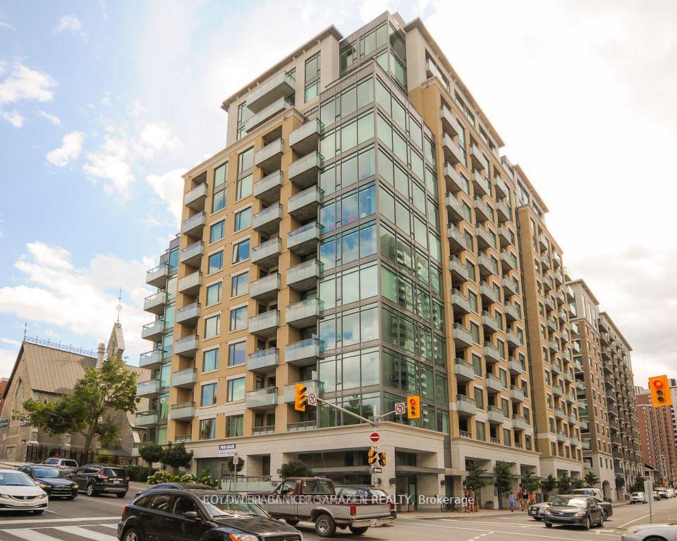 Front of Unit 211, 238 Besserer Street NW