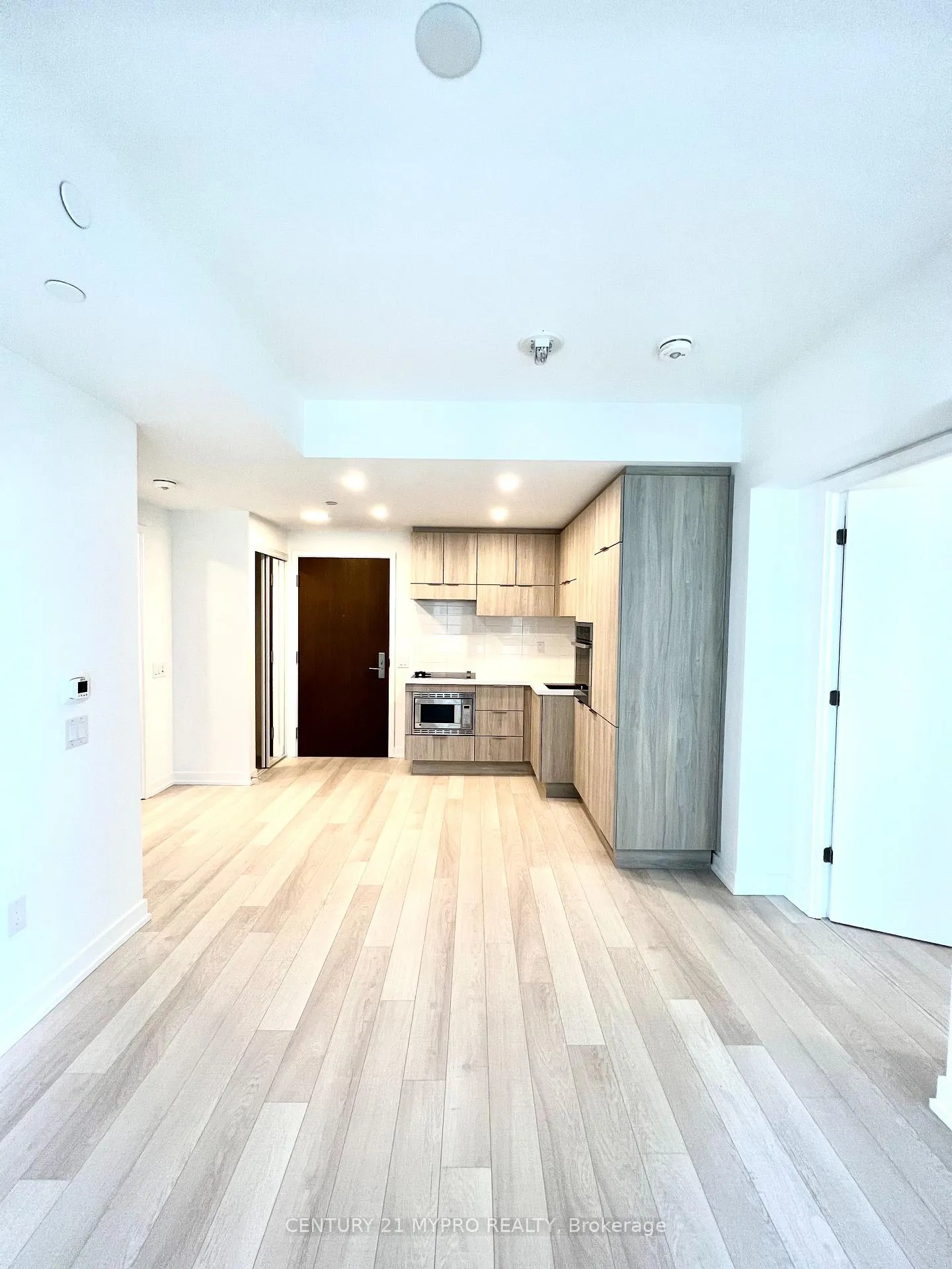 Photo 8 of Unit 1507, 39 Roehampton Avenue E, Toronto, Yonge-Eglinton — HOMEH