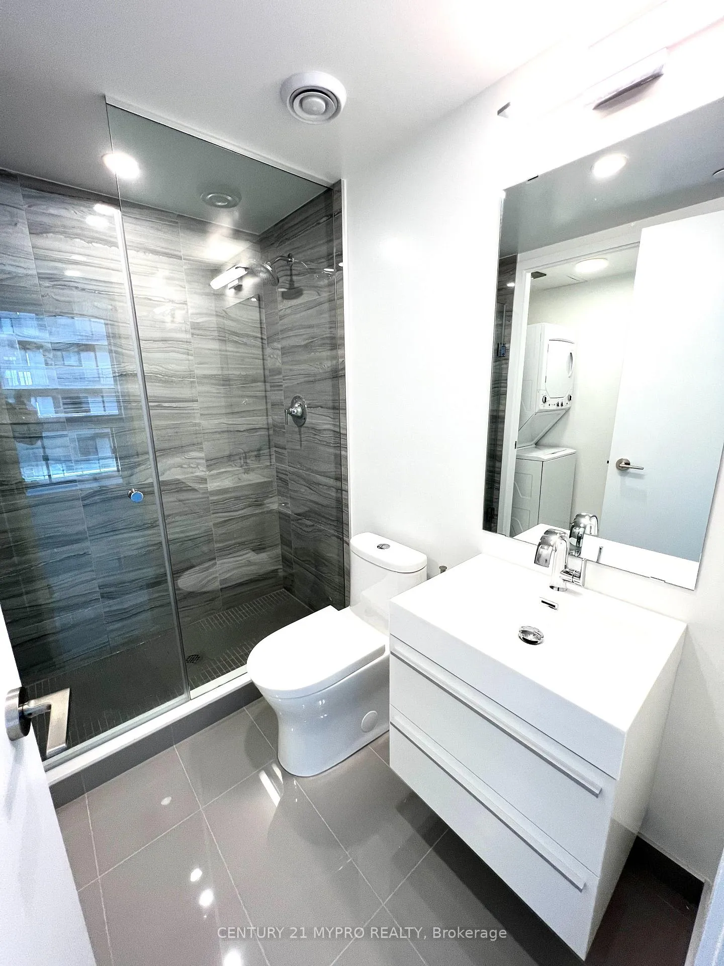 Photo 16 of Unit 1507, 39 Roehampton Avenue E, Toronto, Yonge-Eglinton — HOMEH