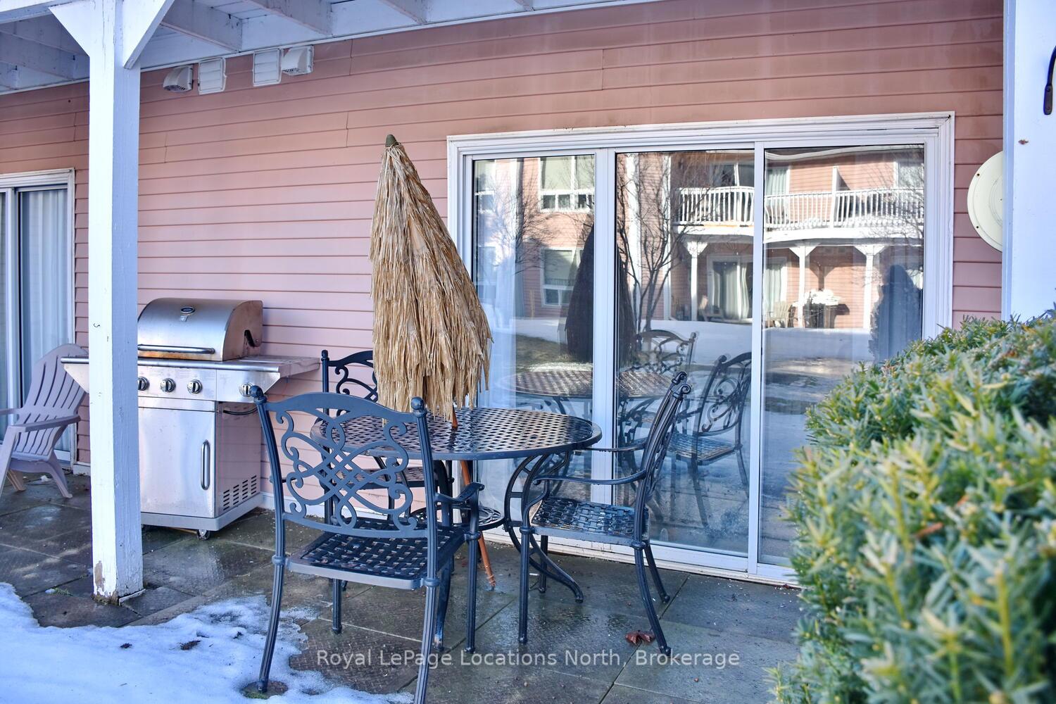 Photo 11 of Unit 818, 32 Dawson Drive, Collingwood — HOMEH