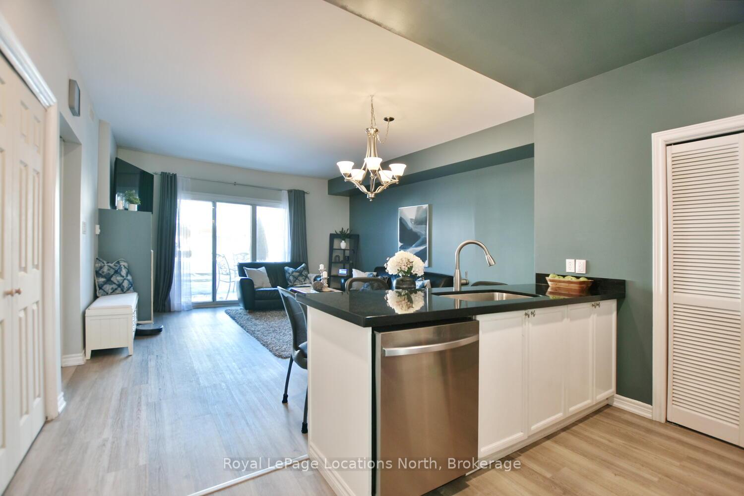 Photo 14 of Unit 818, 32 Dawson Drive, Collingwood — HOMEH