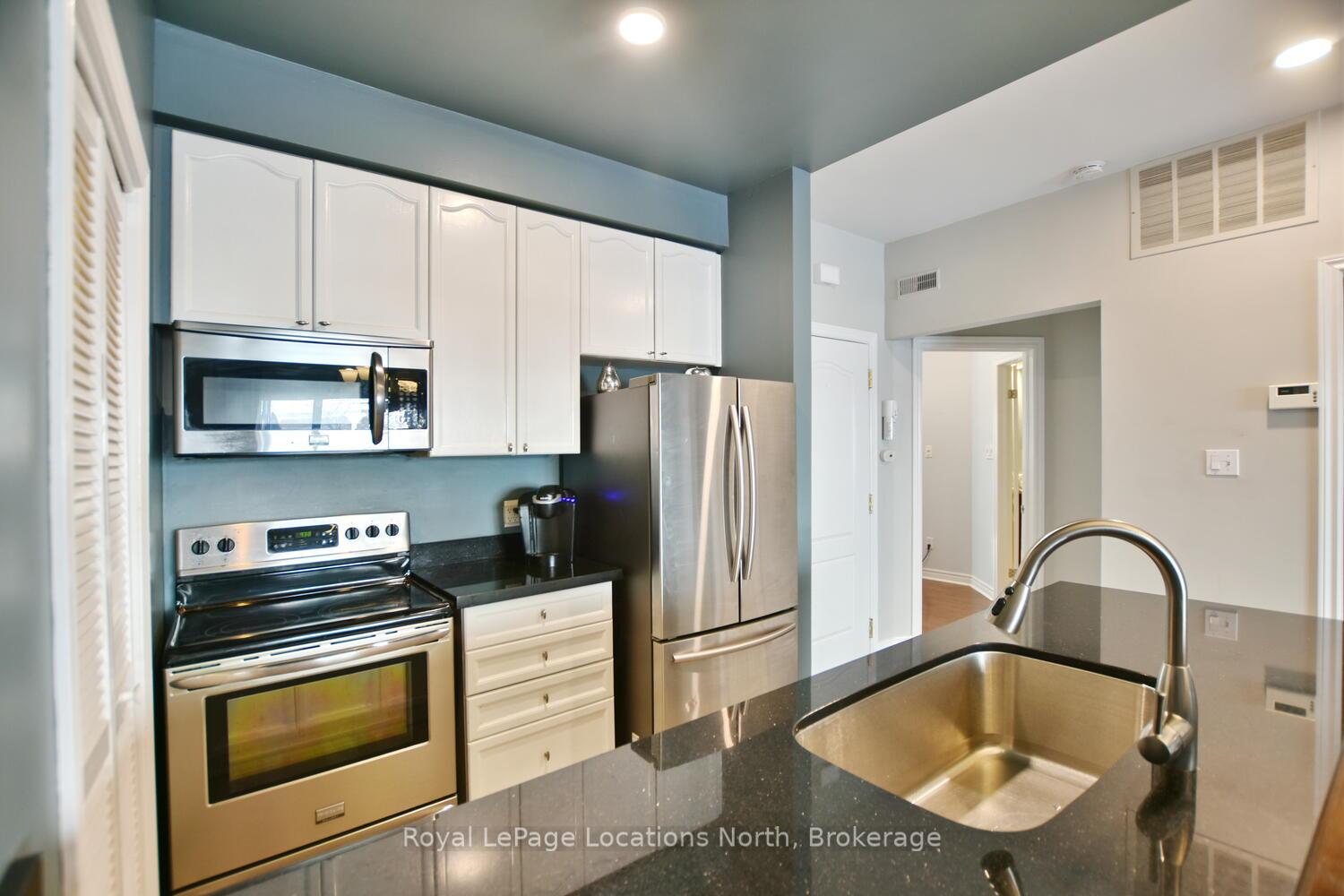 Photo 18 of Unit 818, 32 Dawson Drive, Collingwood — HOMEH