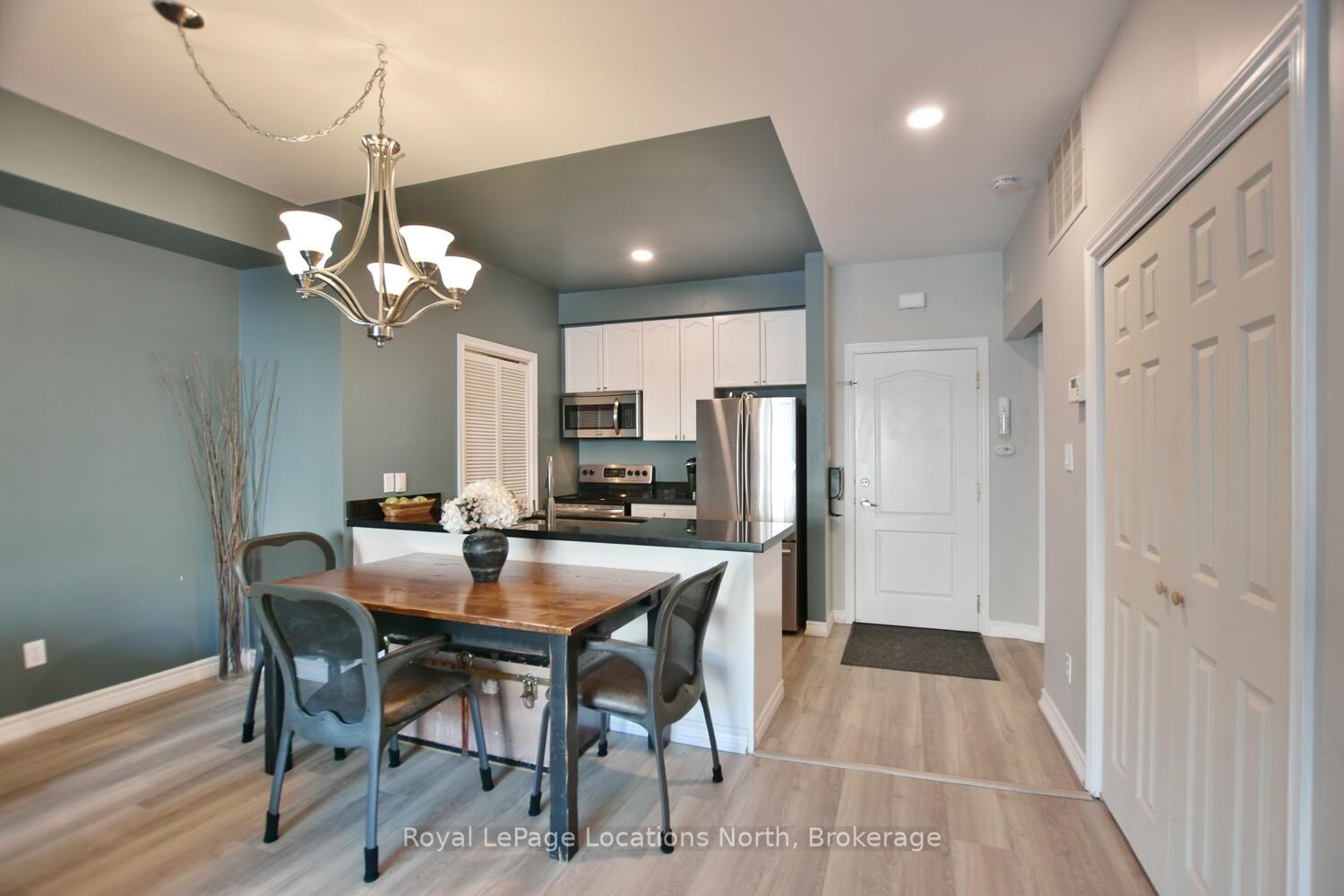 Photo 19 of Unit 818, 32 Dawson Drive, Collingwood — HOMEH
