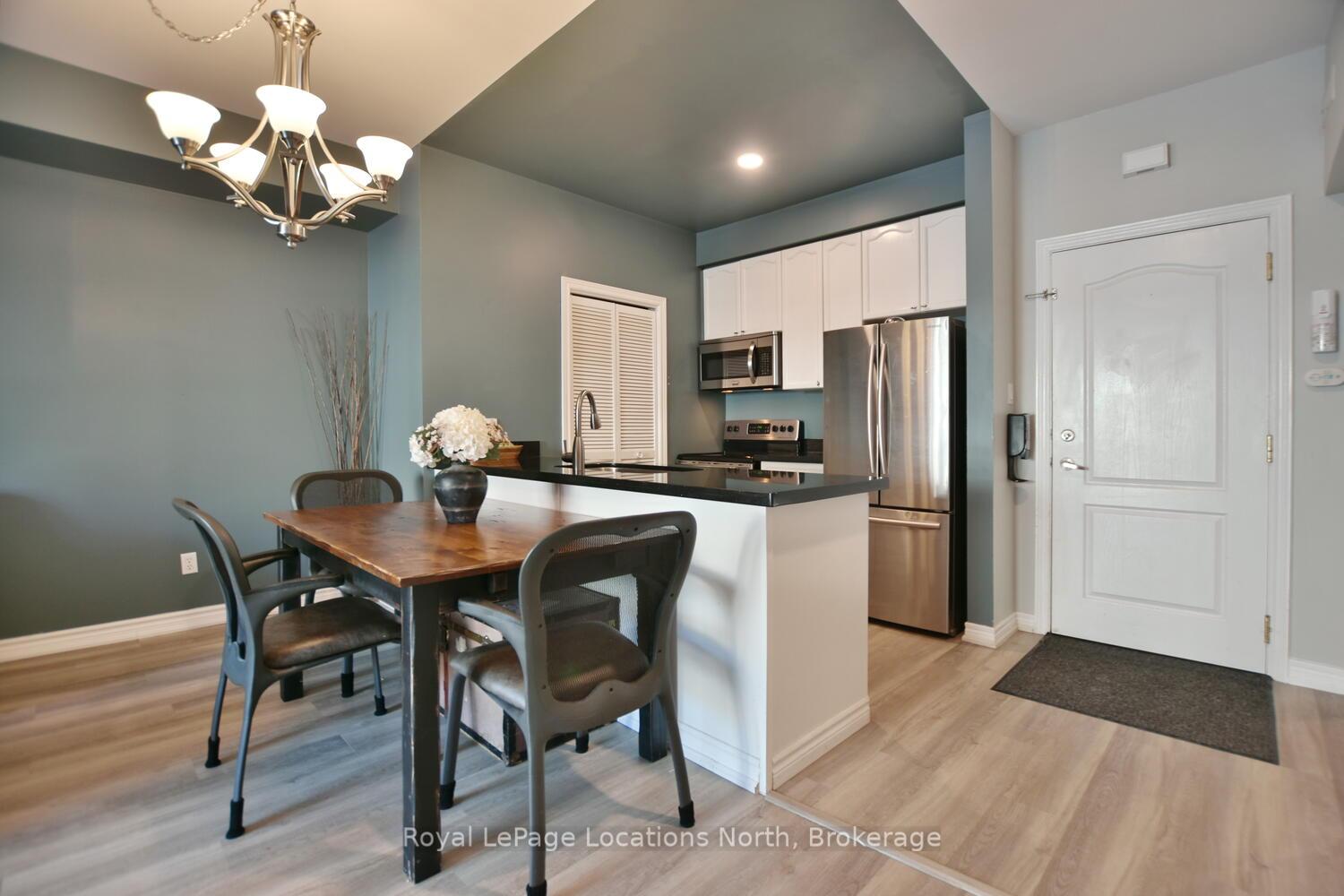 Photo 21 of Unit 818, 32 Dawson Drive, Collingwood — HOMEH