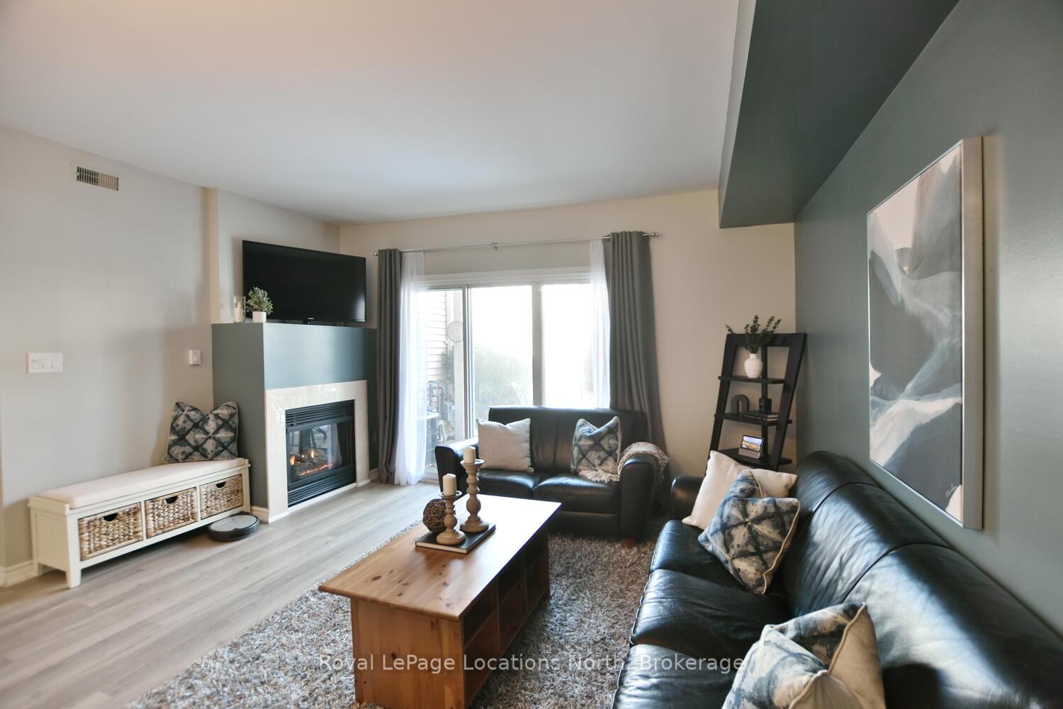Photo 24 of Unit 818, 32 Dawson Drive, Collingwood — HOMEH