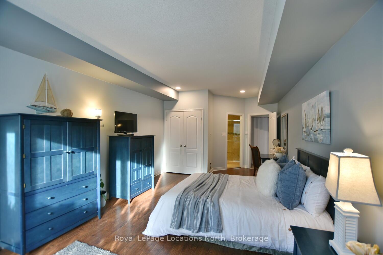 Photo 33 of Unit 818, 32 Dawson Drive, Collingwood — HOMEH