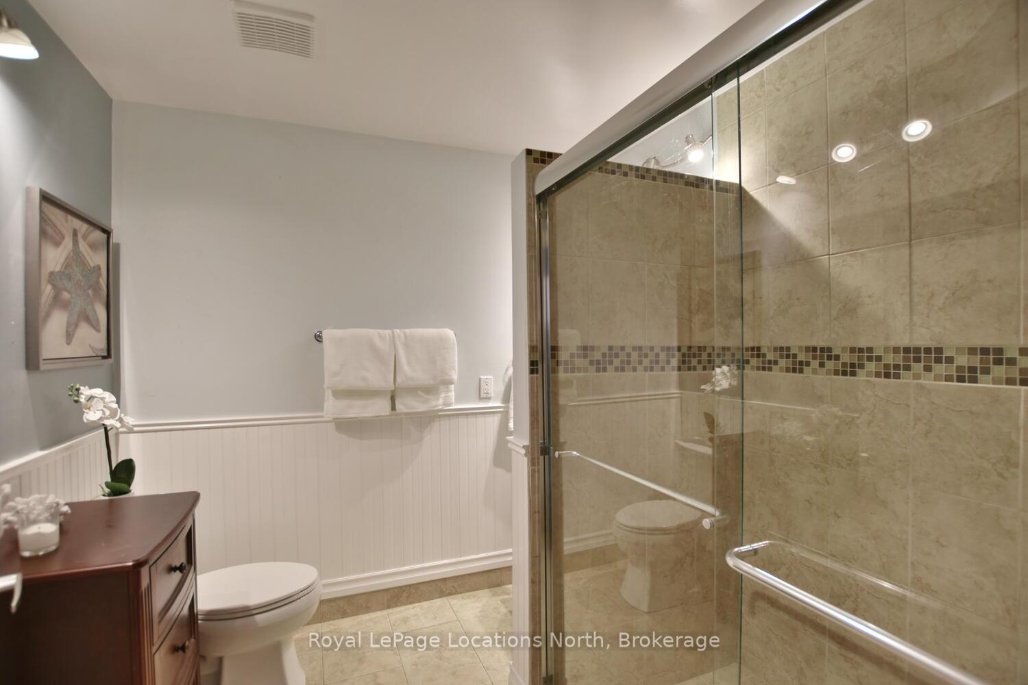 Photo 37 of Unit 818, 32 Dawson Drive, Collingwood — HOMEH