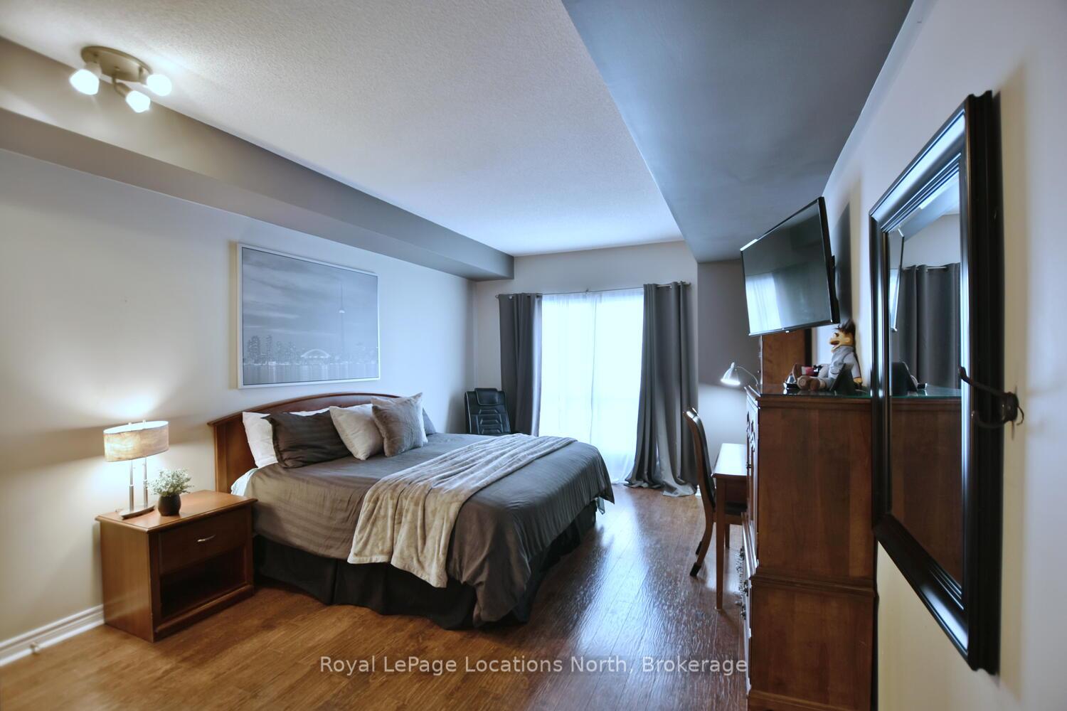 Photo 38 of Unit 818, 32 Dawson Drive, Collingwood — HOMEH