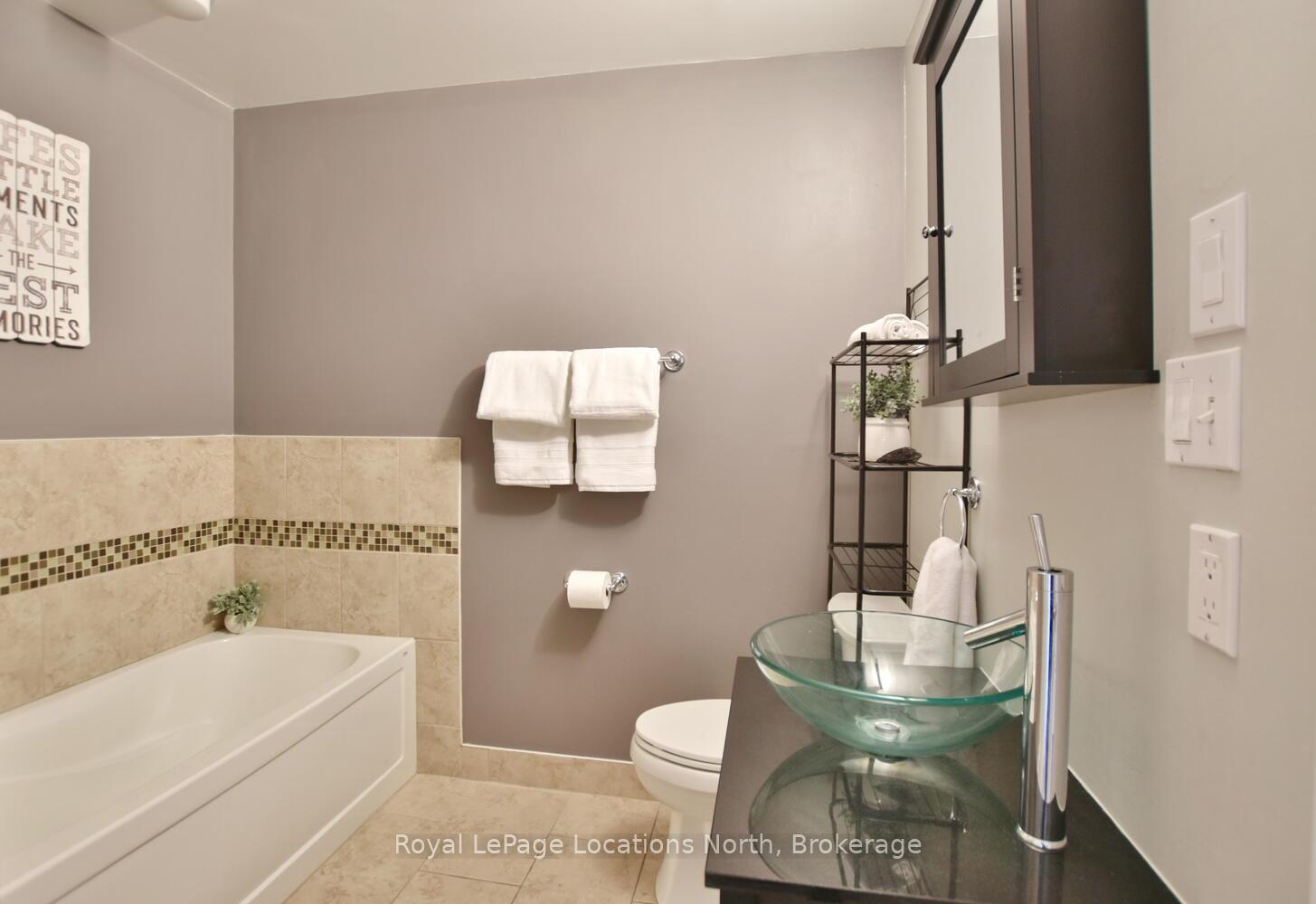 Photo 45 of Unit 818, 32 Dawson Drive, Collingwood — HOMEH