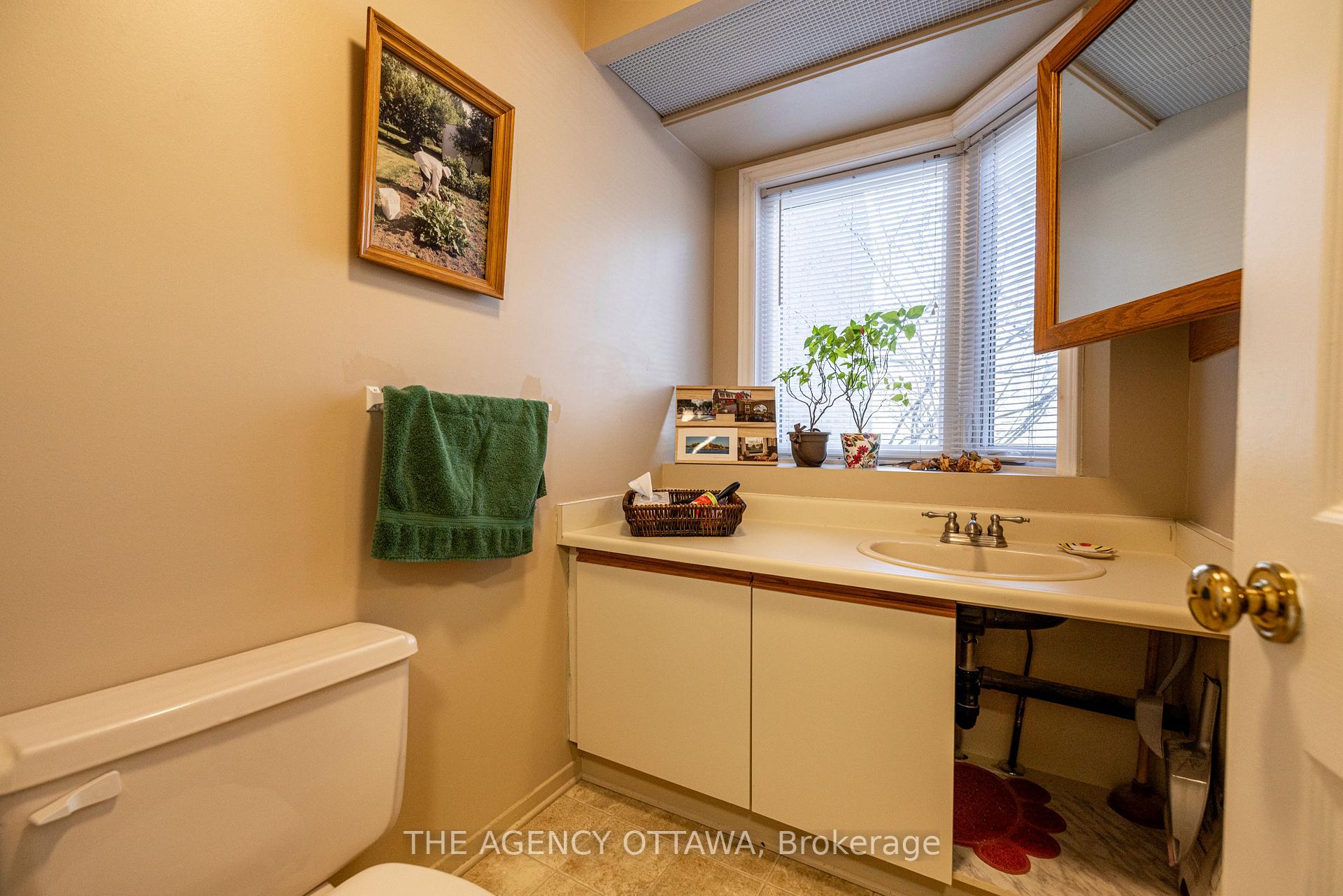 Photo 8 of Unit 62, 710 Coronation Avenue, Ottawa, Riverview Park — HOMEH