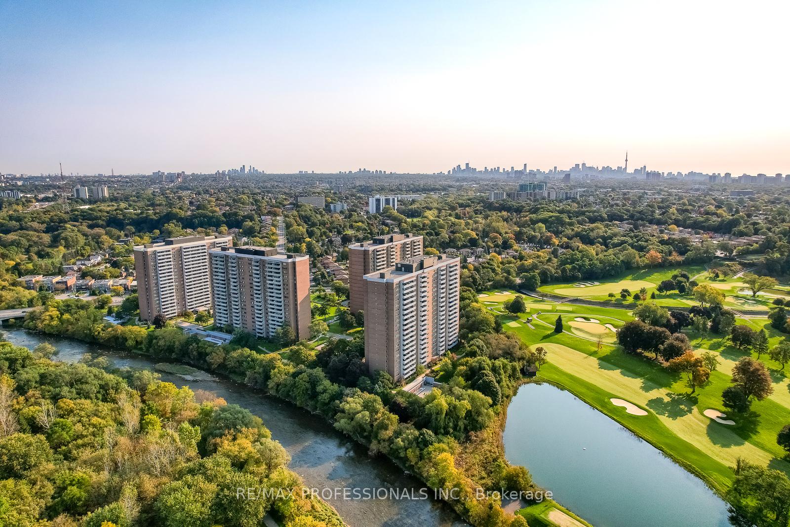 Photo 1 of Unit 604, 240 Scarlett Road, Toronto, Rockcliffe-Smythe — HOMEH