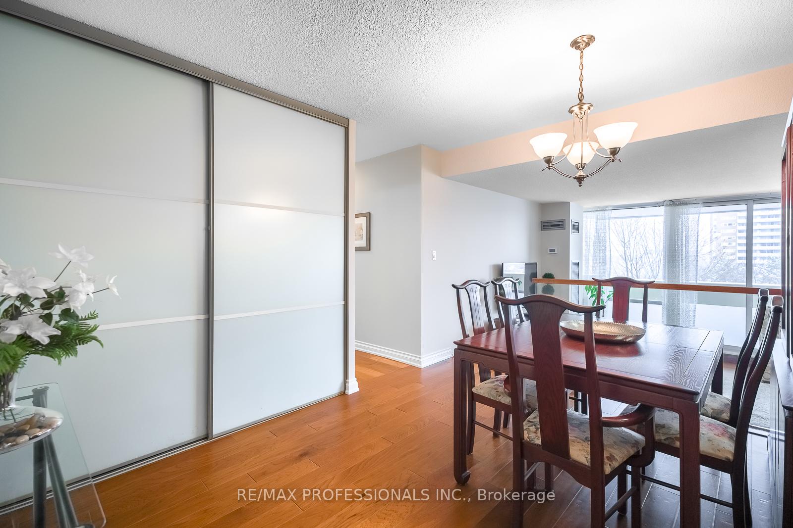 Photo 6 of Unit 604, 240 Scarlett Road, Toronto, Rockcliffe-Smythe — HOMEH