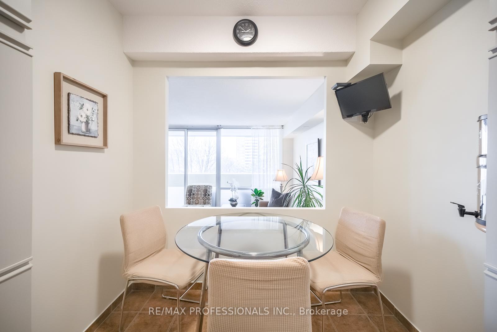 Photo 13 of Unit 604, 240 Scarlett Road, Toronto, Rockcliffe-Smythe — HOMEH