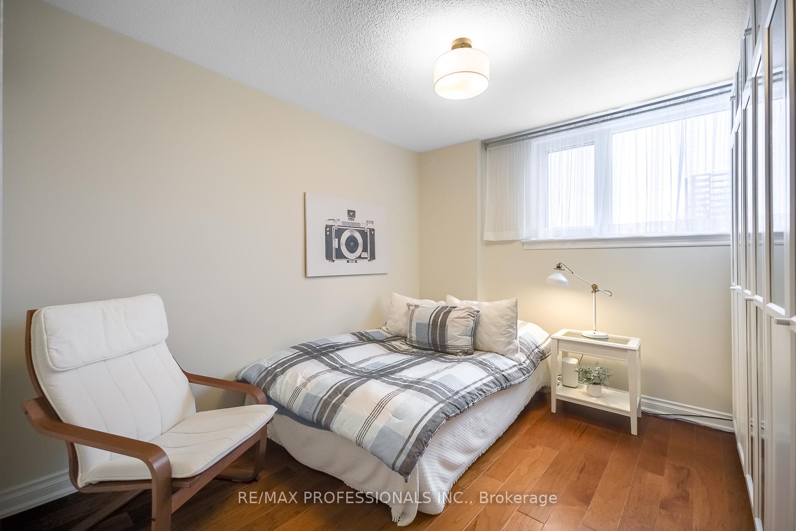 Photo 18 of Unit 604, 240 Scarlett Road, Toronto, Rockcliffe-Smythe — HOMEH