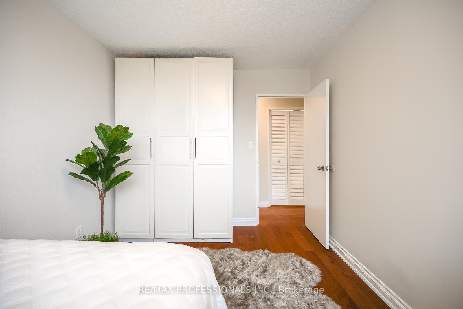 Photo 22 of Unit 604, 240 Scarlett Road, Toronto, Rockcliffe-Smythe — HOMEH