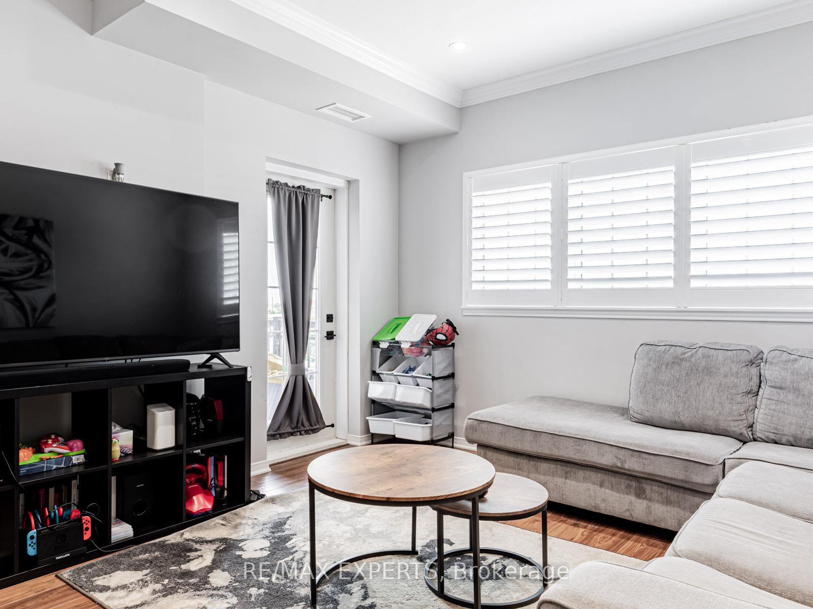 Photo 3 of Unit 310, 9451 Jane Street, Vaughan, Maple — HOMEH