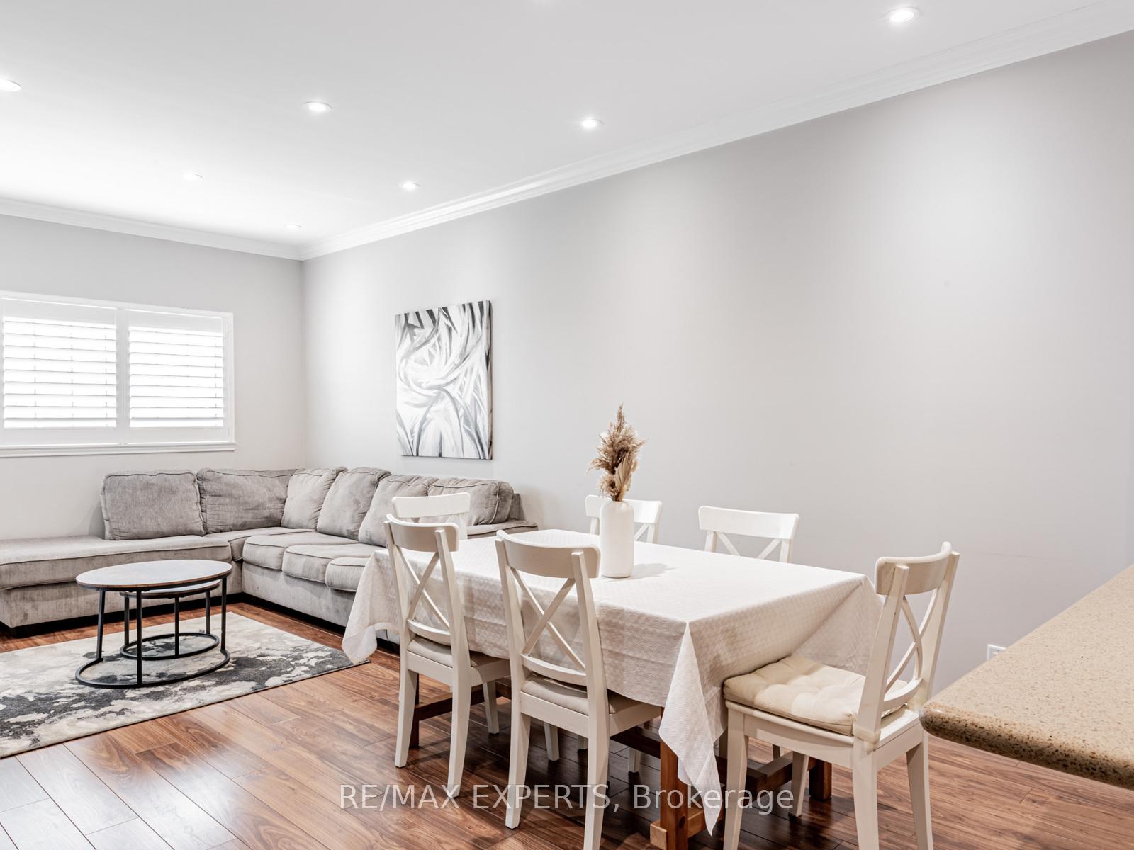 Photo 5 of Unit 310, 9451 Jane Street, Vaughan, Maple — HOMEH