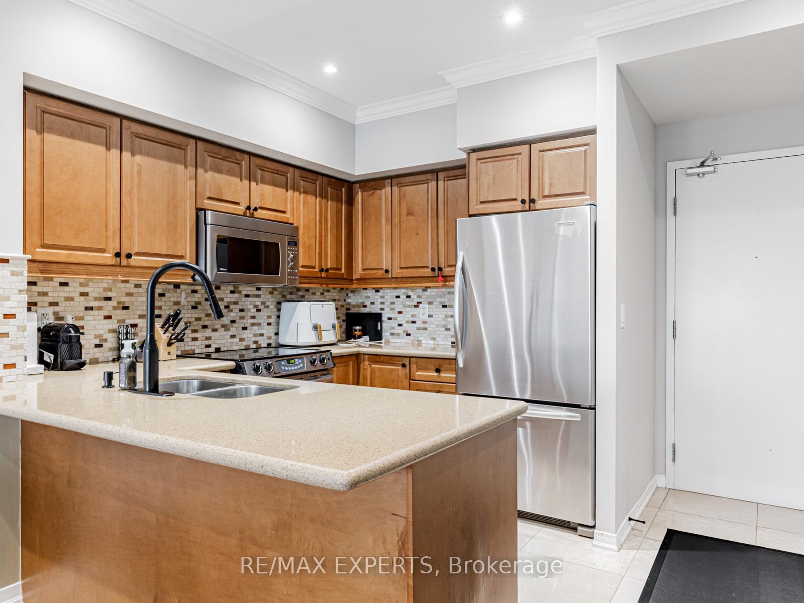 Photo 6 of Unit 310, 9451 Jane Street, Vaughan, Maple — HOMEH