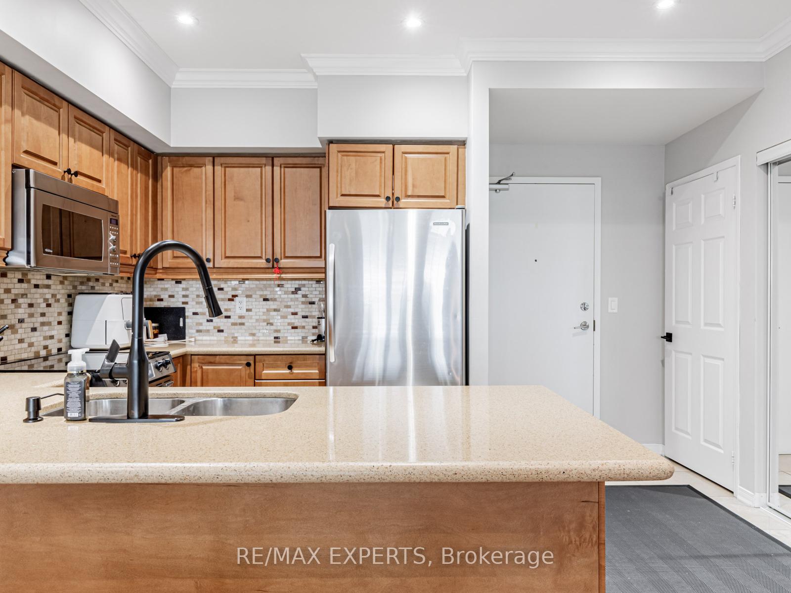 Photo 7 of Unit 310, 9451 Jane Street, Vaughan, Maple — HOMEH