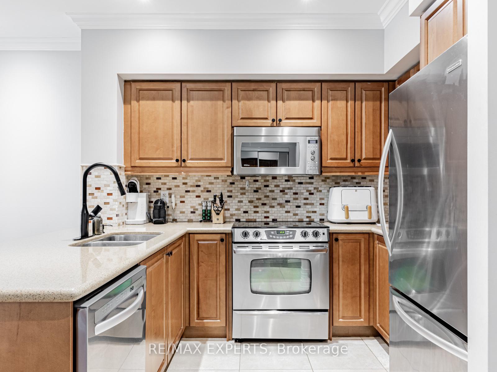 Photo 9 of Unit 310, 9451 Jane Street, Vaughan, Maple — HOMEH
