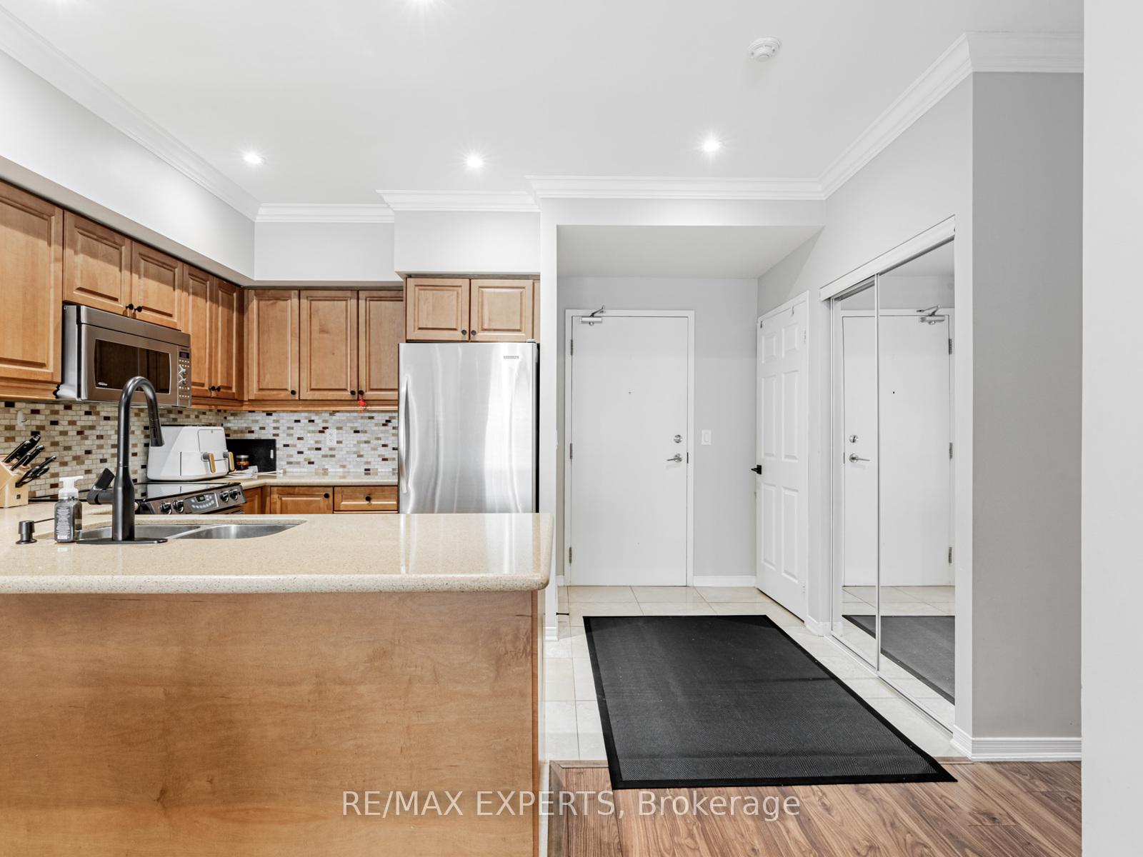 Photo 13 of Unit 310, 9451 Jane Street, Vaughan, Maple — HOMEH