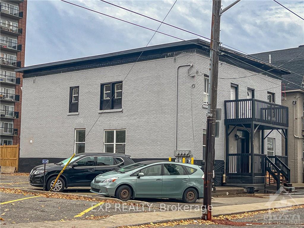 Front of Unit 3, 448 Cambridge Street S