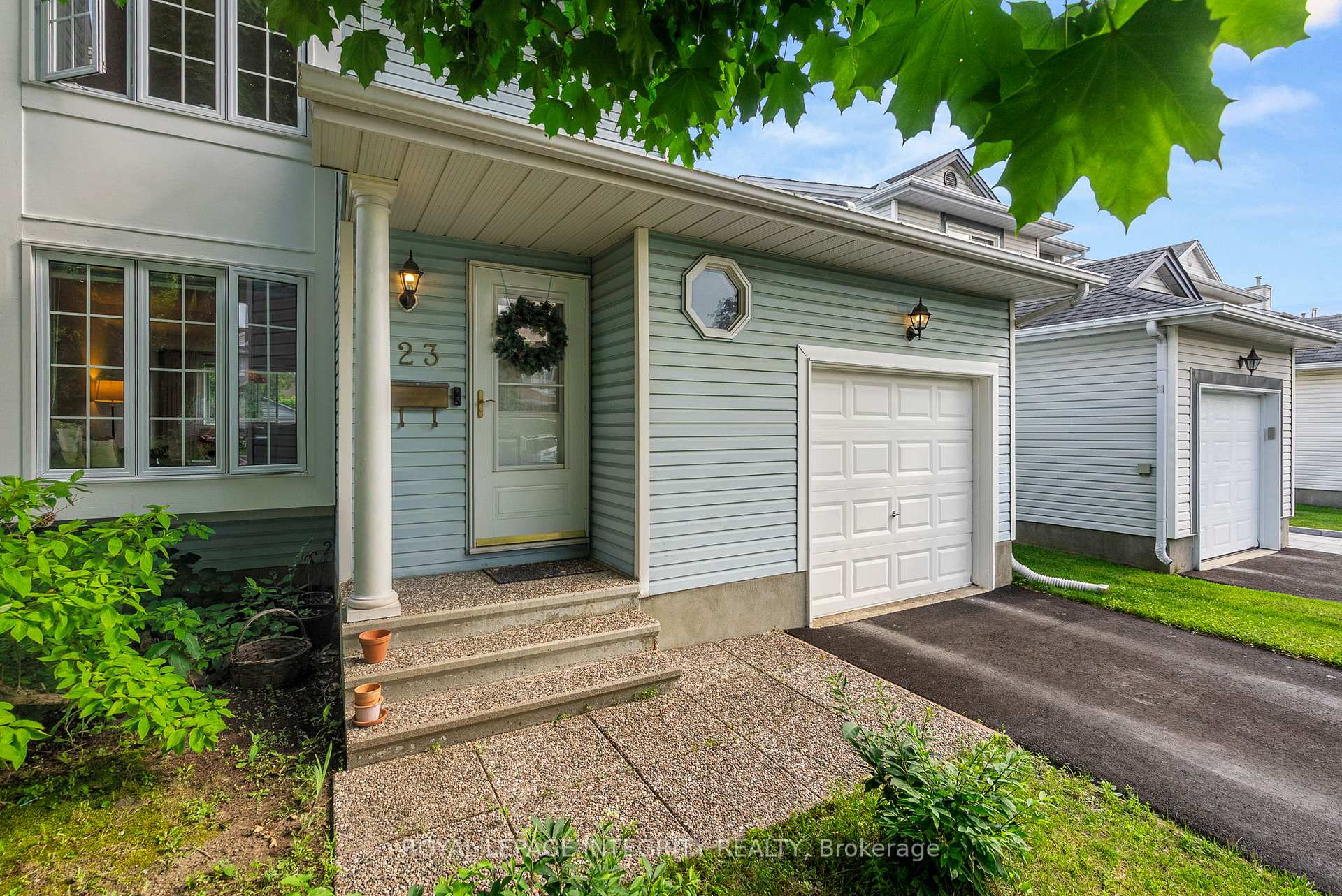 Photo 2 of 23 Peacock Crescent, Ottawa, Barrhaven - Cedargrove/Fraserdale — HOMEH