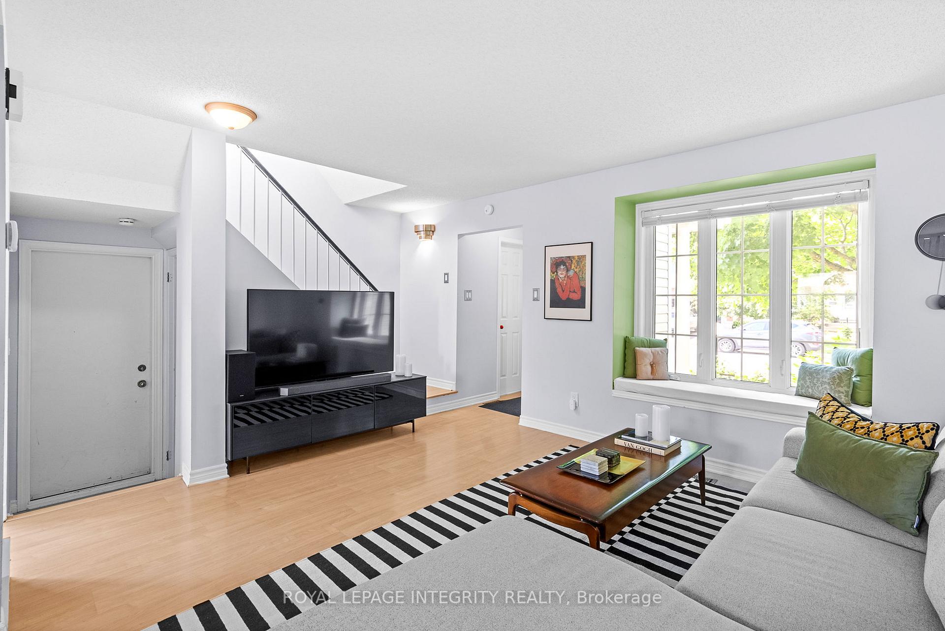Photo 5 of 23 Peacock Crescent, Ottawa, Barrhaven - Cedargrove/Fraserdale — HOMEH