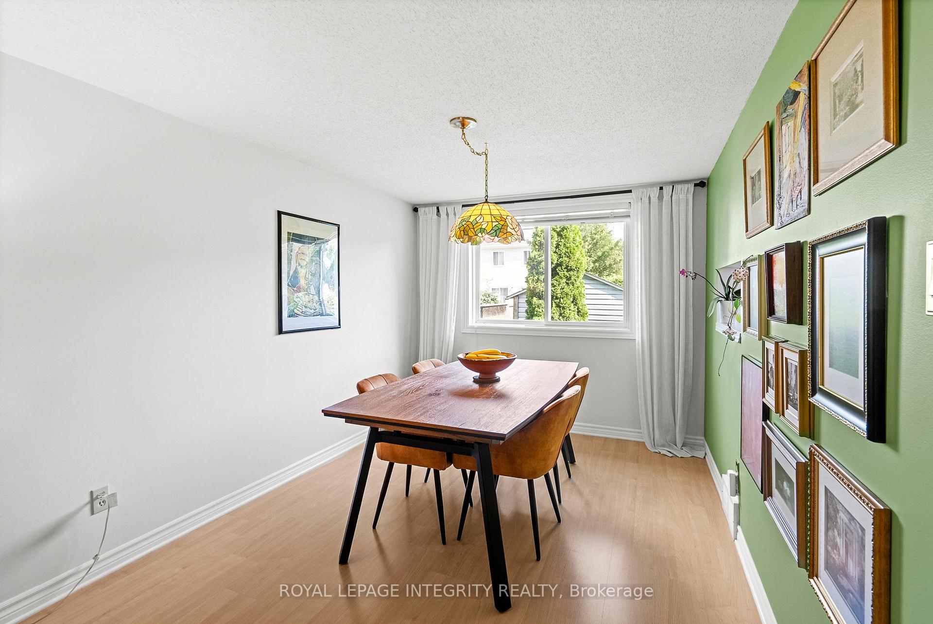 Photo 9 of 23 Peacock Crescent, Ottawa, Barrhaven - Cedargrove/Fraserdale — HOMEH