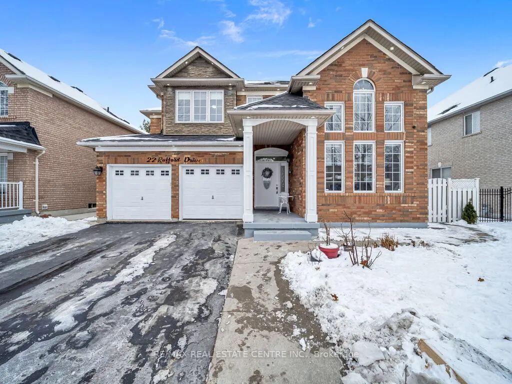 Photo 3 of 22 Rufford Drive, Brampton, Vales of Castlemore — HOMEH