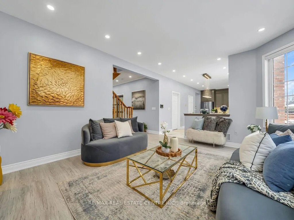 Photo 14 of 22 Rufford Drive, Brampton, Vales of Castlemore — HOMEH