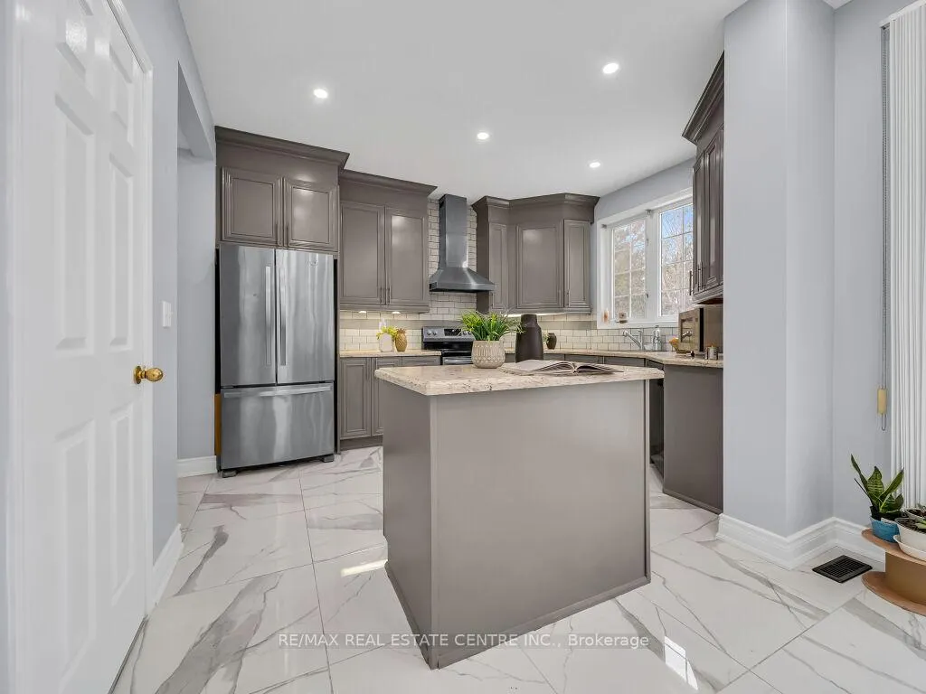 Photo 19 of 22 Rufford Drive, Brampton, Vales of Castlemore — HOMEH