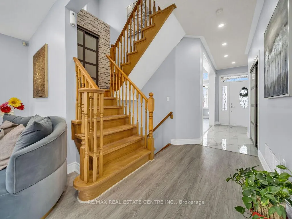 Photo 21 of 22 Rufford Drive, Brampton, Vales of Castlemore — HOMEH