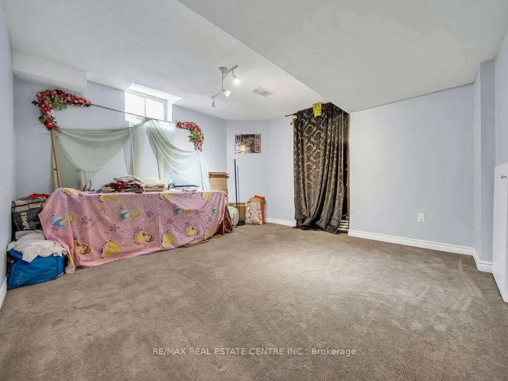 Photo 40 of 22 Rufford Drive, Brampton, Vales of Castlemore — HOMEH