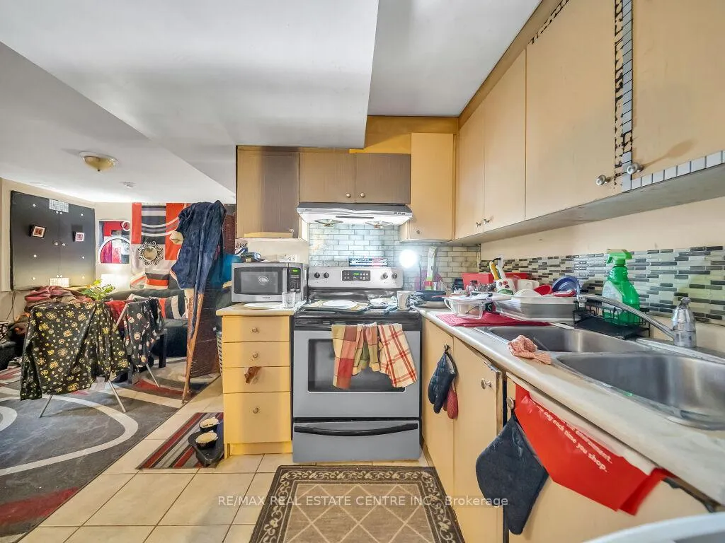 Photo 43 of 22 Rufford Drive, Brampton, Vales of Castlemore — HOMEH