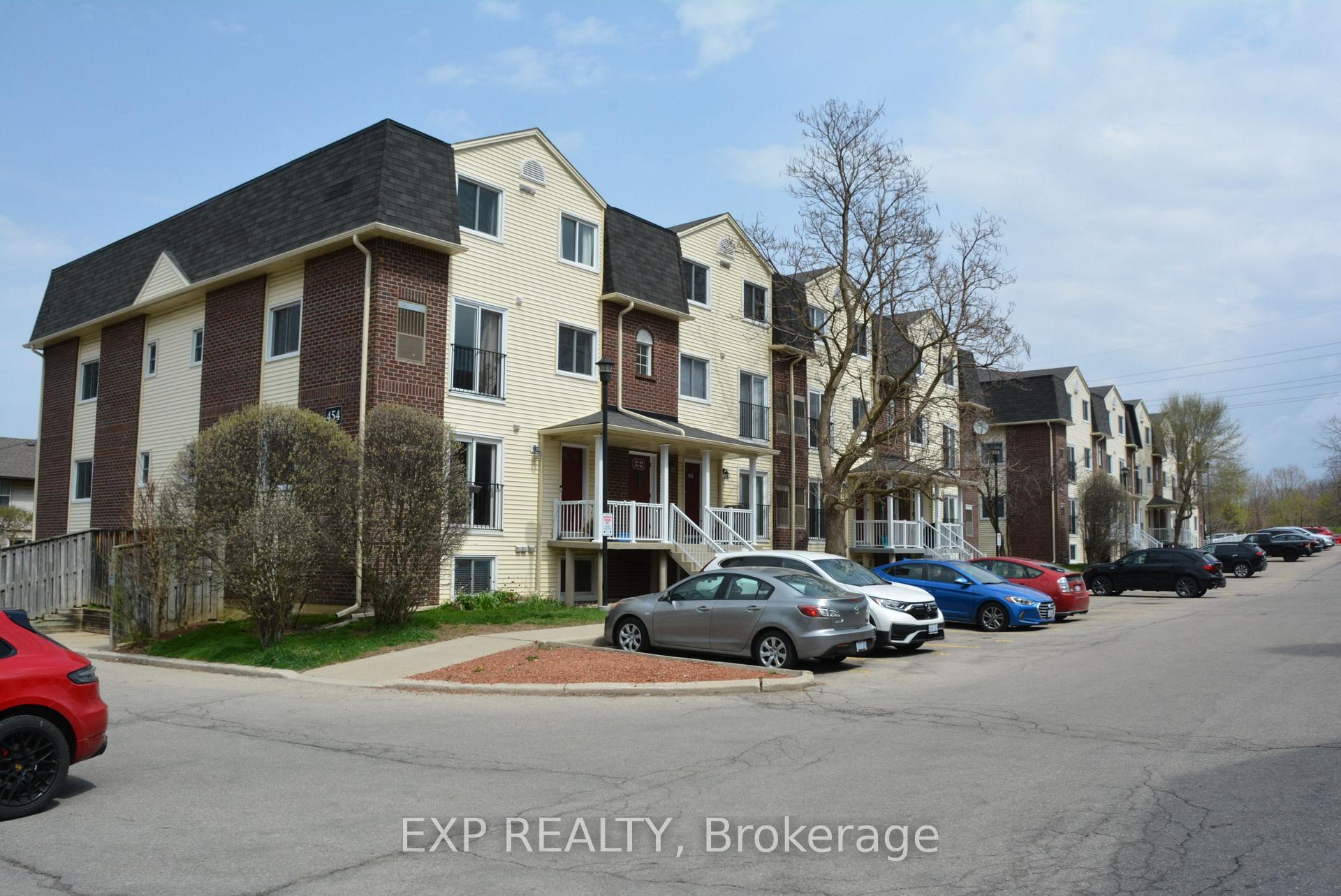 Front of Unit 202, 454 Janefield Avenue