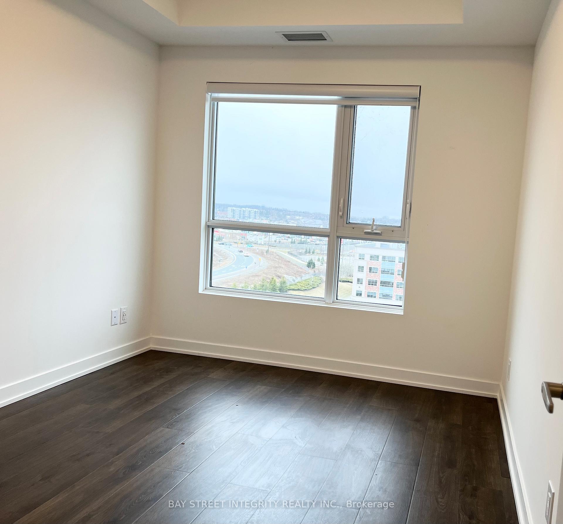 Photo 5 of Unit 804, 56 Lakeside Terrace, Barrie, Little Lake — HOMEH