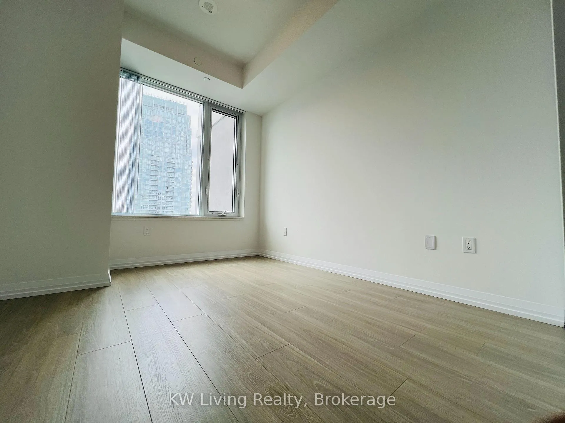 Photo 5 of Unit 3013, 50 Dunfield Avenue, Toronto, Mount Pleasant West — HOMEH