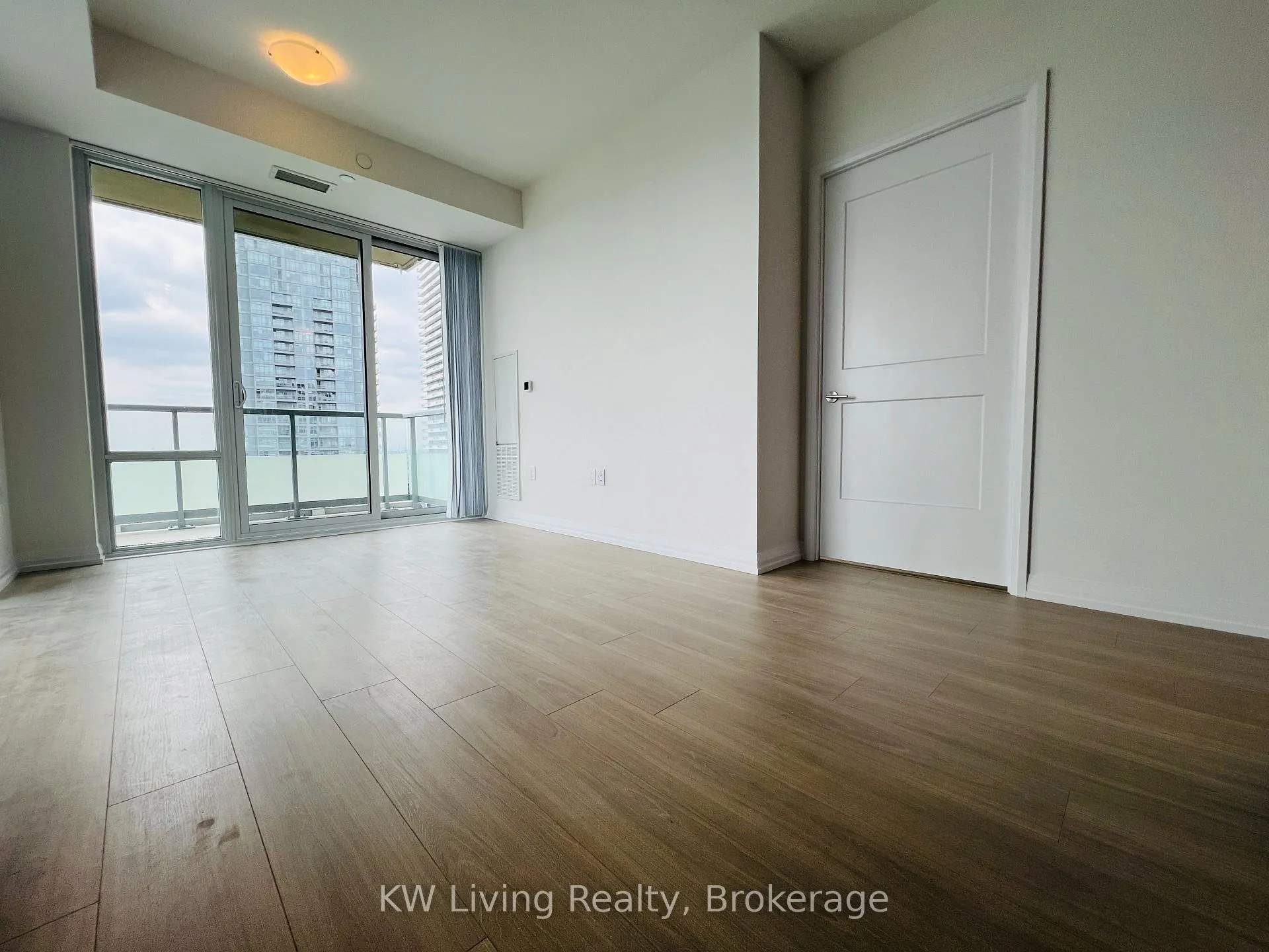 Photo 8 of Unit 3013, 50 Dunfield Avenue, Toronto, Mount Pleasant West — HOMEH