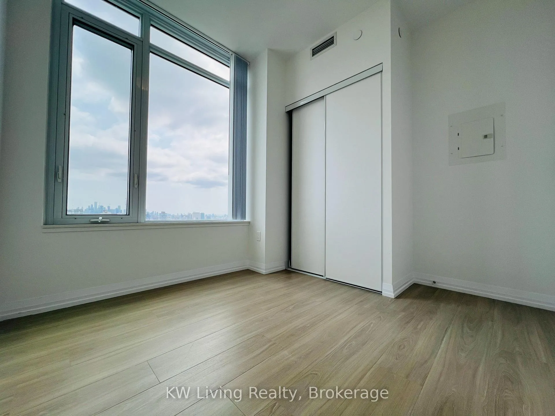 Photo 10 of Unit 3013, 50 Dunfield Avenue, Toronto, Mount Pleasant West — HOMEH