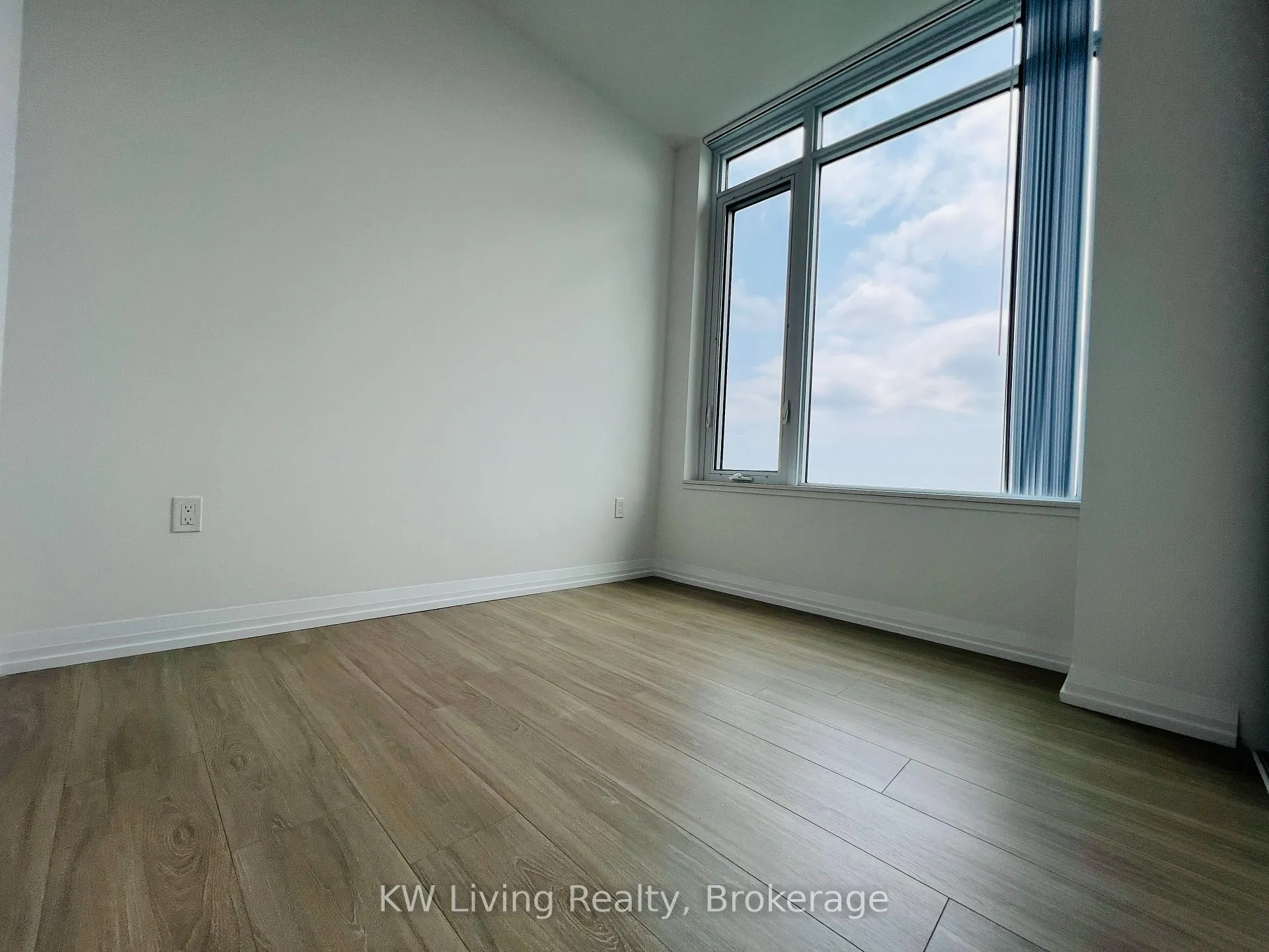 Photo 11 of Unit 3013, 50 Dunfield Avenue, Toronto, Mount Pleasant West — HOMEH