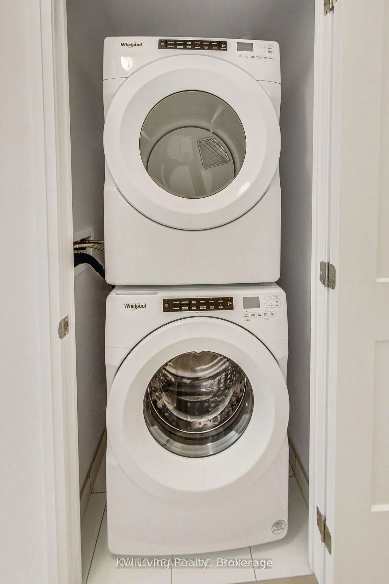 Photo 14 of Unit 3013, 50 Dunfield Avenue, Toronto, Mount Pleasant West — HOMEH