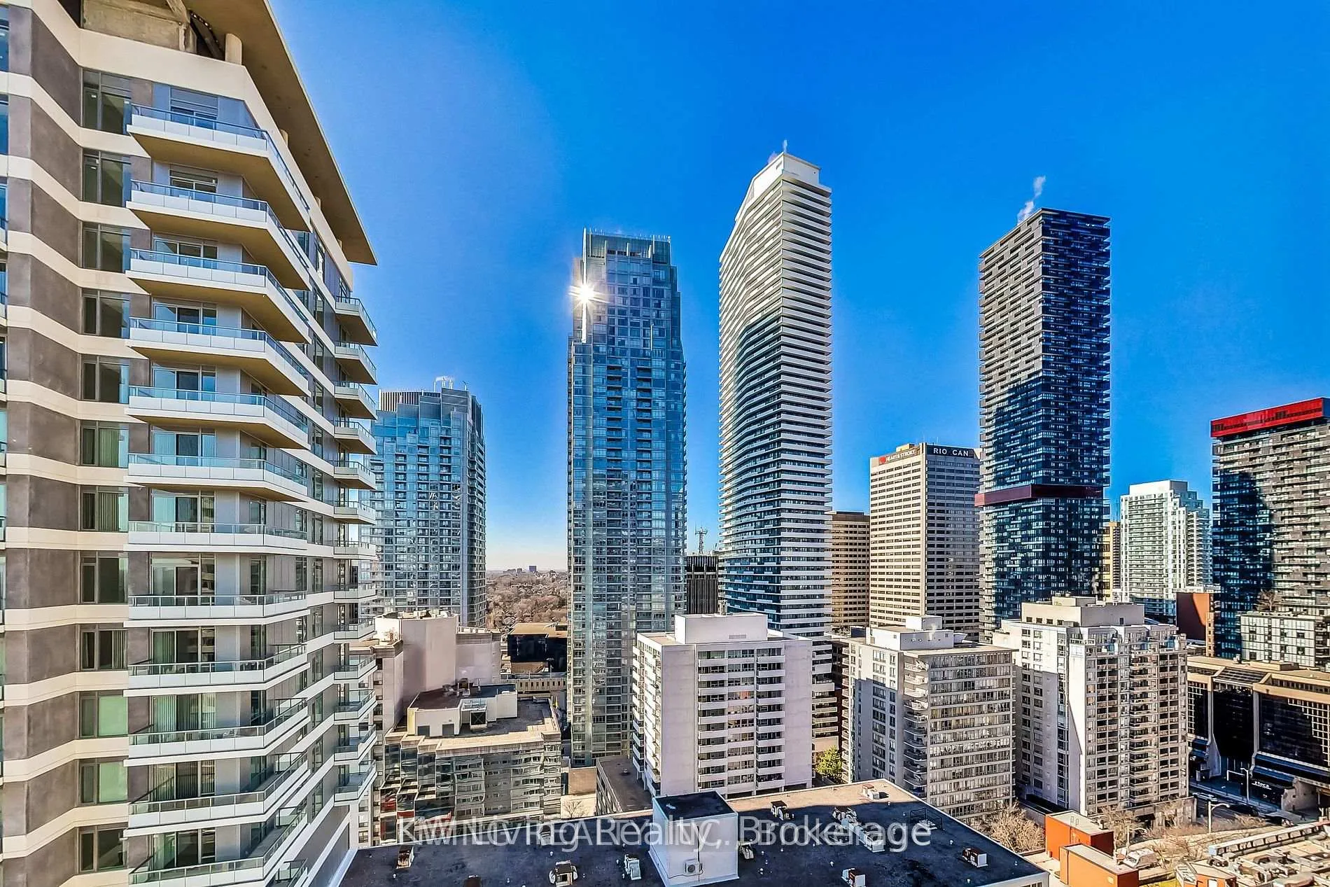 Photo 15 of Unit 3013, 50 Dunfield Avenue, Toronto, Mount Pleasant West — HOMEH