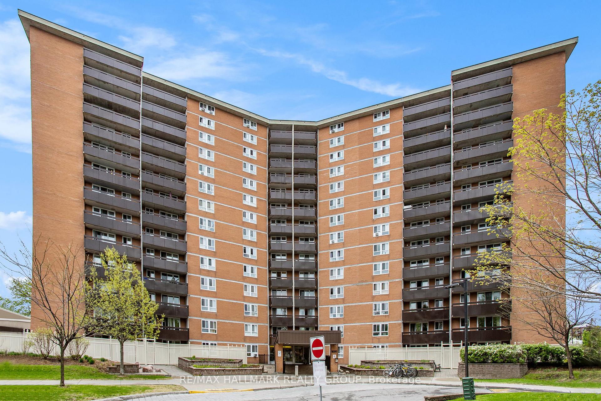 Front of Unit 1508, 2000 Jasmine Crescent